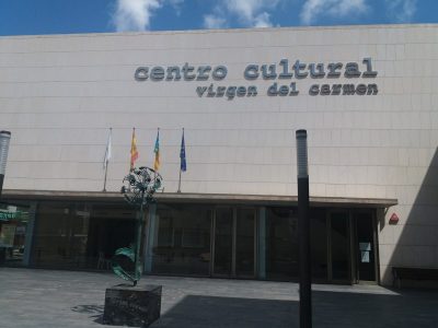 El Centro Cultural Virgen del Camen de Torrevieja fue el escenario del recital de poesía con el que Ars Creatio retoma la serie tras el parántesis del año pasado