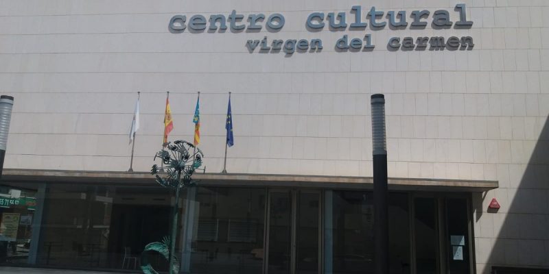 El Centro Cultural Virgen del Camen de Torrevieja fue el escenario del recital de poesía con el que Ars Creatio retoma la serie tras el parántesis del año pasado