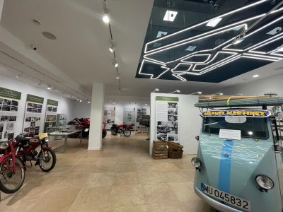 Almoradí acoge una exposición que se centra en la generación 'baby boomers'