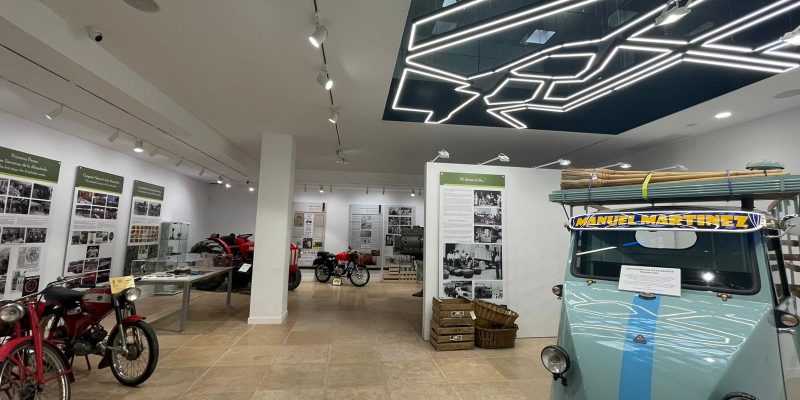 Almoradí acoge una exposición que se centra en la generación 'baby boomers'