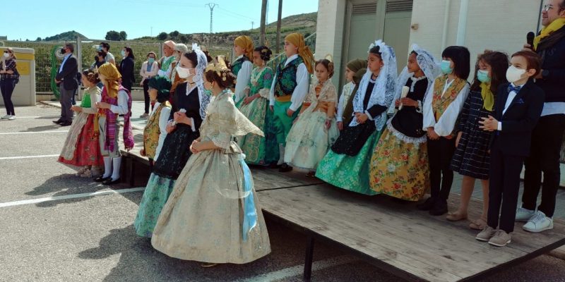 Las Fallas vuelven al Colegio Manuel Riquelme de Hurchillo
