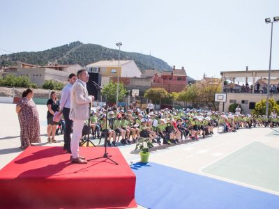 El colegio de Hurchillo entrega los premios 'Destacados' al Hospital Vega Baja