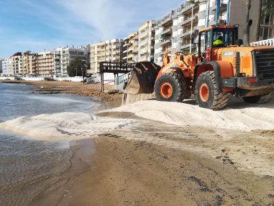 Torrevieja recarga de arena la playa de los Locos