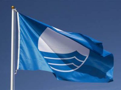 Las once playas de Orihuela renuevan las Banderas Azules por quinto año