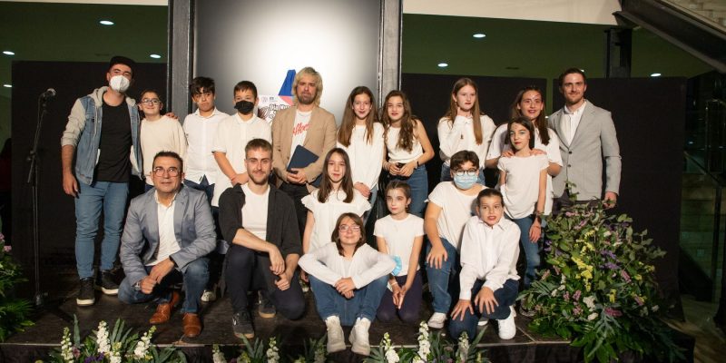 La sinfonía de la danza y Varry Brava emocionan al colegio de Hurchillo