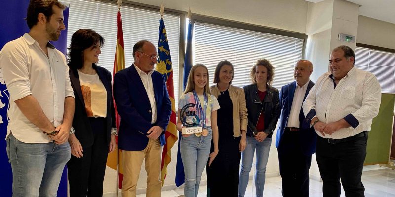 El Ayuntamiento de Orihuela recibe a la gimnasta oriolana Daniela Hernández