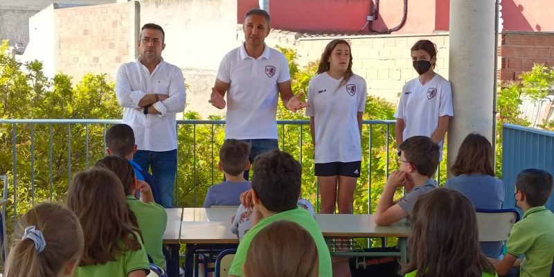 El Colegio de Hurchillo celebra el Día Internacional del Fútbol Femenino