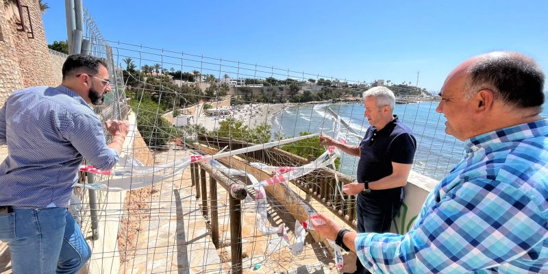 El PP de Orihuela pide urgencia en la reparación del socavón del paseo de Cabo Roig