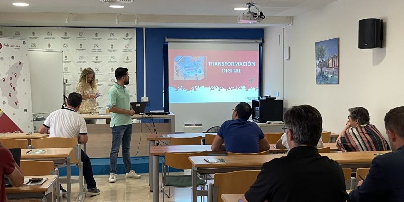 Torrevieja organiza una jornada de formación en el entorno digital