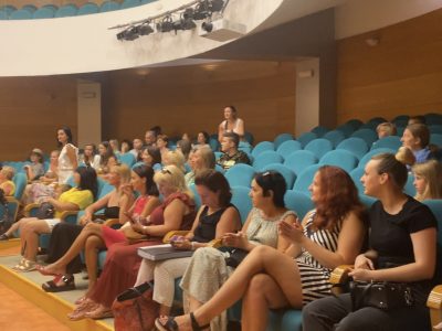 Torrevieja entrega los diplomas a los 120 ucranianos que han hecho el curso de español