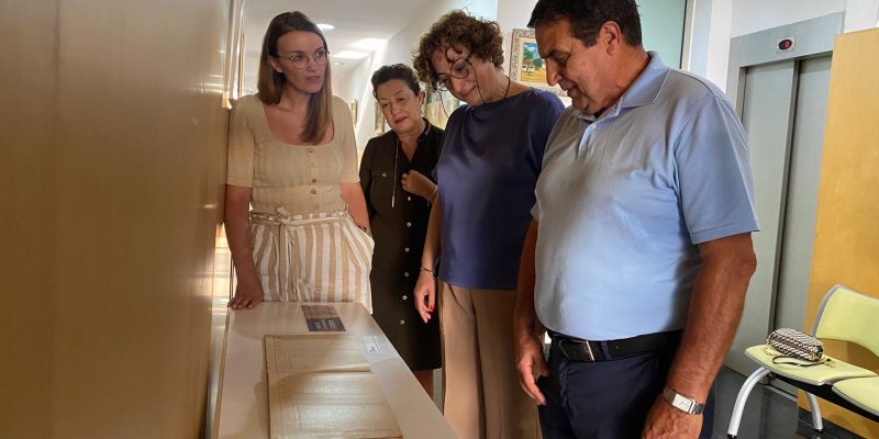 Bigastro expone el Libro de Cuentas del antiguo Molino por el Día de los Archivos