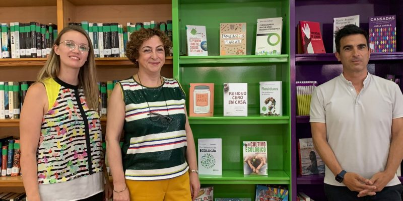 Bigastro inaugura un punto verde de lectura sobre medio ambiente