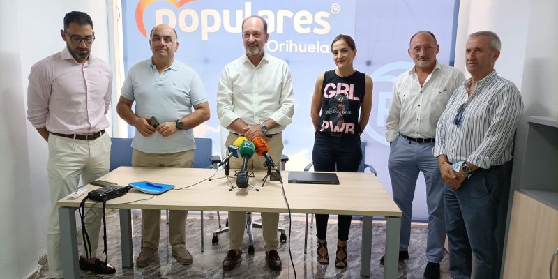 El exalcalde de Orihuela se ofrece para sacar adelante unos presupuestos municipales