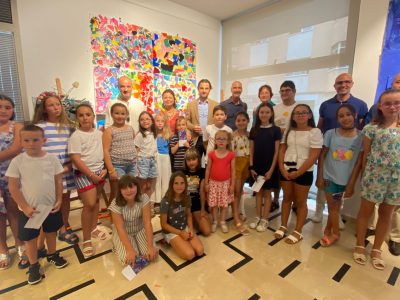 Inauguran en Torrevieja la exposición de un proyecto artístico infantil