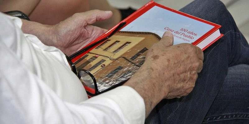 El PSOE de Callosa presenta un libro de los 100 años de la Casa del Pueblo