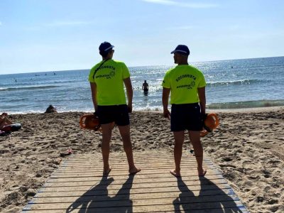 Las playas de Orihuela inician su servicio de salvamento y socorrismo