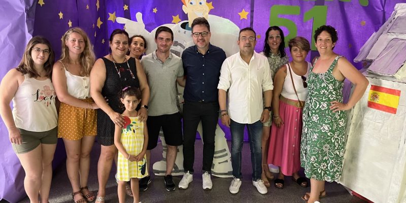 El cineasta Paco Sáez ha visitado el Aula de la Fantasí del Colegio de Hurchillo