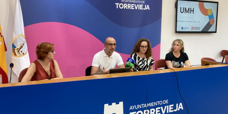 La UMH presenta su oferta formativa 2022-2023 en Torrevieja