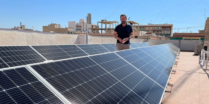 Callosa ahorrará energía al instalar placas solares en dos edificios