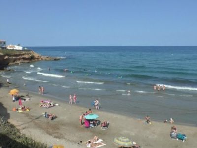 Orihuela abre sus tres playas cerradas al baño tras los nuevos análisis