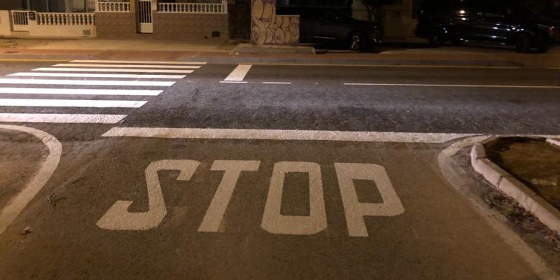 Torrevieja comienza con el pintado de las marcas viales horizontales