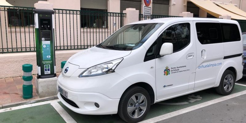El PP denuncia la avería de puntos de recarga de vehículos en Orihuela
