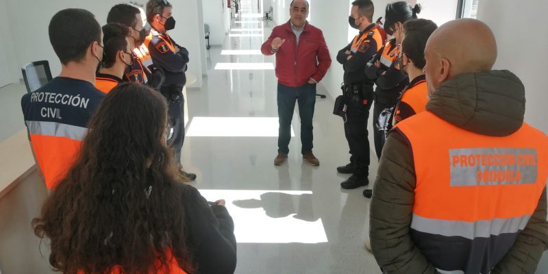 Orihuela contrata tarde el refuerzo de Emergencias para el verano según el PP