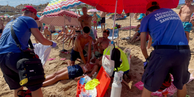 Torrevieja lleva a cabo un simulacro de salvamento marítimo en La Mata