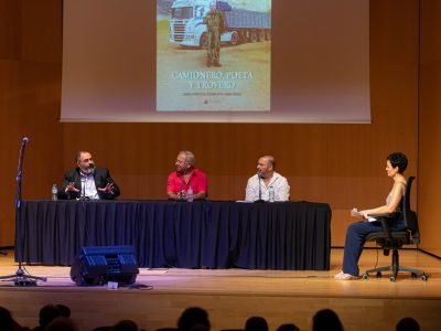 El poeta oriolano Manuel Sabater publica su obra completa sin escribir ni una palabra