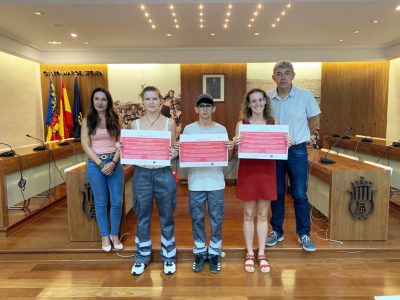 Guardamar contrata a tres desempleados durante un año