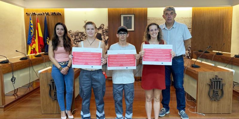 Guardamar contrata a tres desempleados durante un año