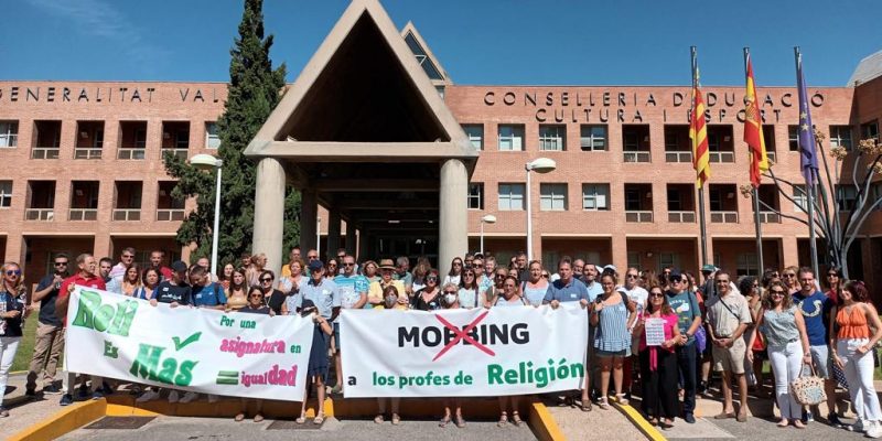 Profesores de religión reclaman sus derechos ante Conselleria