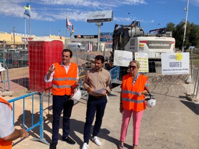 El alcalde de Torrevieja visita las obras de la red de agua potable