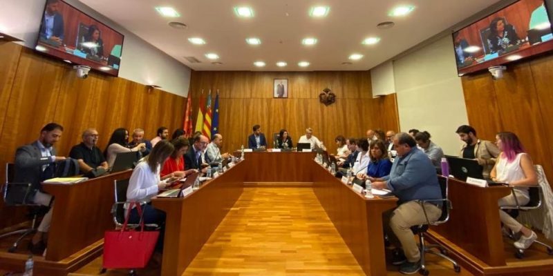 Orihuela aprueba casi seis millones de euros para mejorar servicios básicos