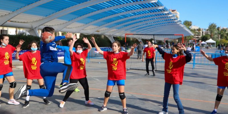 Torrevieja acoge el sábado la primera parada de 'Handbol al Carrer'