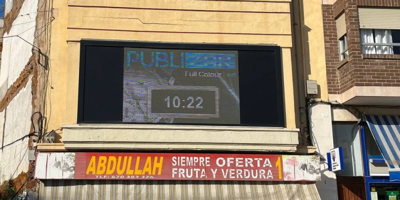 Cambiemos Orihuela denuncia el uso de las pantallas publicitarias sin autorización