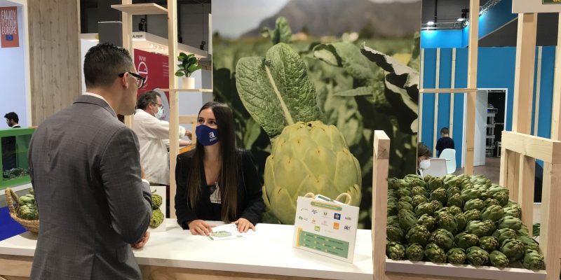 La alcachofa de la Vega Baja se promociona en la Feria Fruit Attraction de Madrid