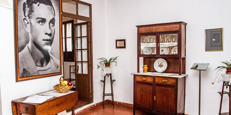 El Consell apoya la ruta de los escritores alicantinos propuesta por la cátedra IARICC