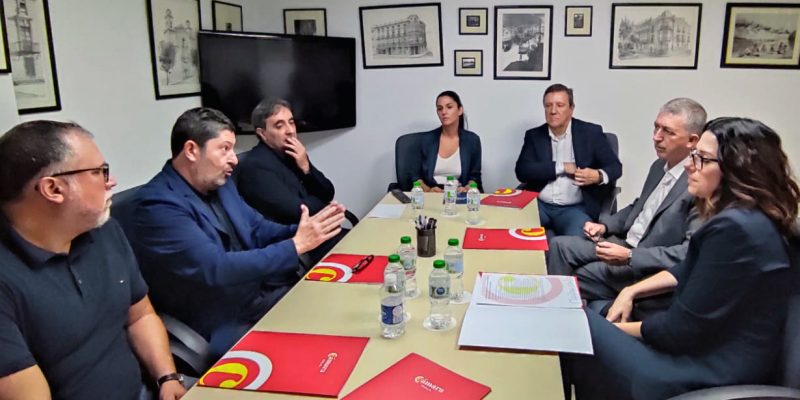 Aitana Mas visita Cámara Orihuela para conocer las inquietudes del empresariado