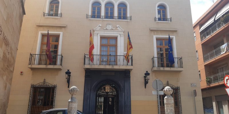 Callosa rebaja el IBI y aplica bonificaciones para familias numerosas