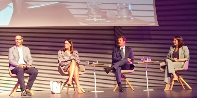 Orihuela participa en la mesa de Alcaldes en el Congreso de la Red de Ciudades Inteligentes