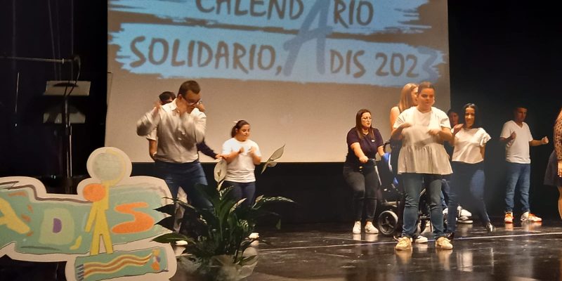 ADIS Vega Baja presenta el XVIII Calendario Solidario 2023
