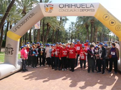 Orihuela Costa acoge la marcha urbana 'Mayores en marcha'