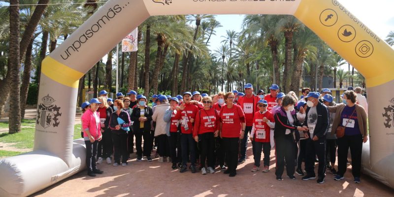 Orihuela Costa acoge la marcha urbana 'Mayores en marcha'