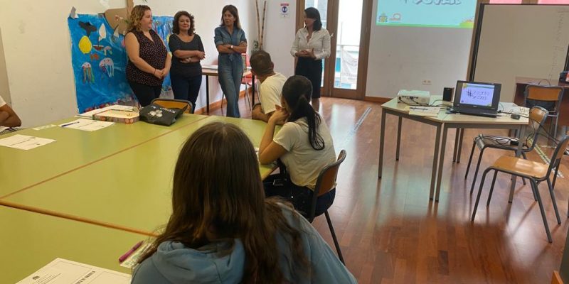 Orihuela pone en marcha un programa de orientación a jóvenes vulnerables