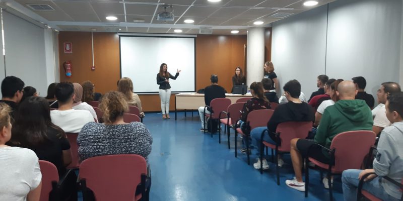 Guardamar acoge unos talleres para emprendedores