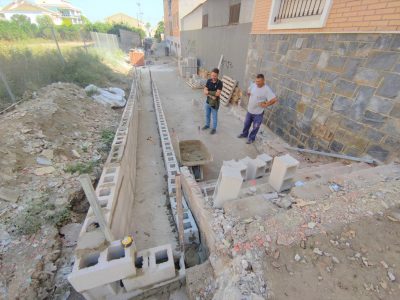 Rojales acondiciona para uso peatonal un tramo de la acequia de La Comuna