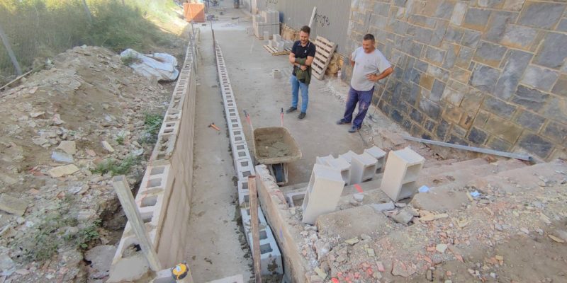 Rojales acondiciona para uso peatonal un tramo de la acequia de La Comuna