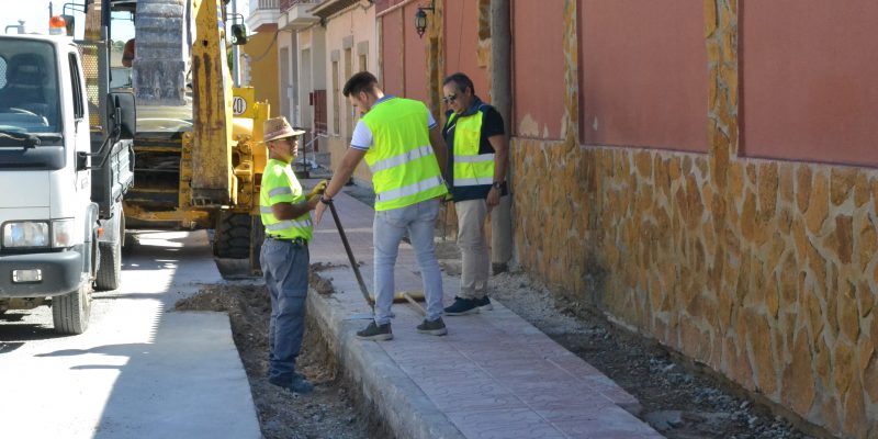 Rojales lleva a cabo la reforma integral de la avenida Justo Quesada