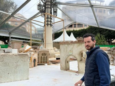 Orihuela instala su Belén municipal en la Plaza Nueva